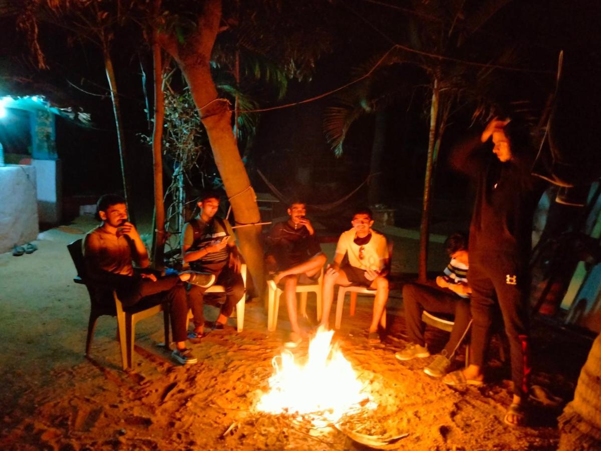 Goldengarden Cottages Hampi Esterno foto